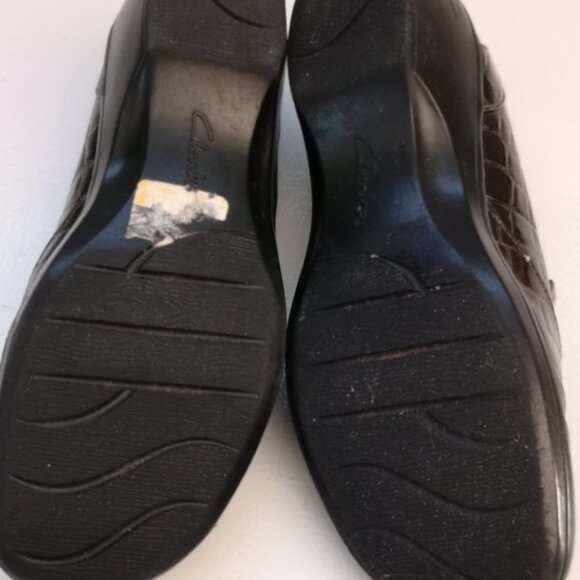 Clarks Bendables Ladies Size 6.5 Dark Brown Faux Leather Casual Shoes - Picture 2 of 4
